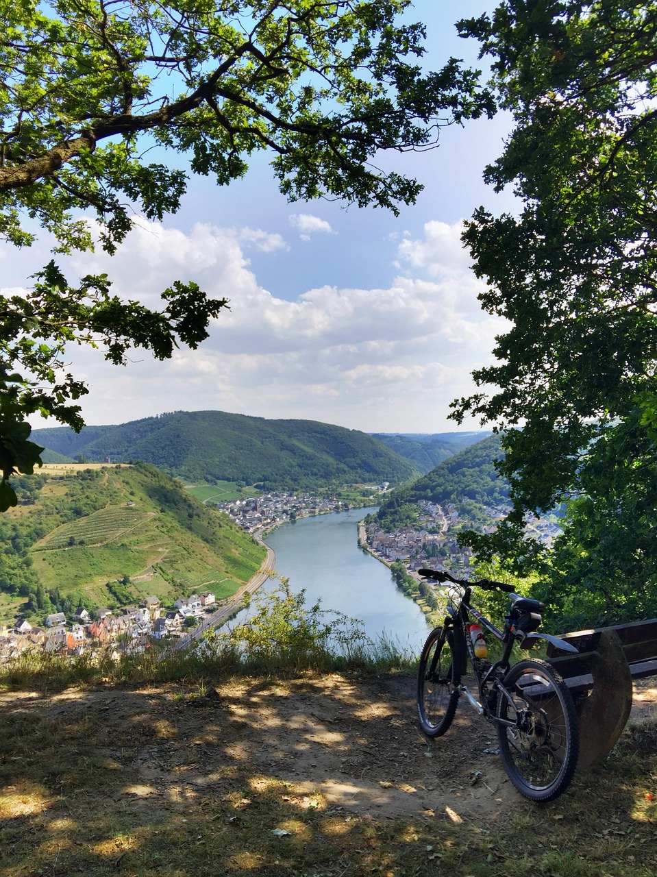 Aktiv unterwegs an der Mosel: Schifffahrt, Radtouren und historische Burgen - 2